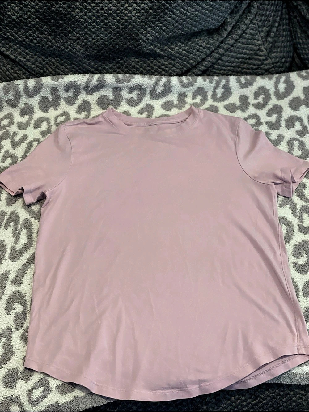 Lululemon Short Sleeve Tee in Pink Like New